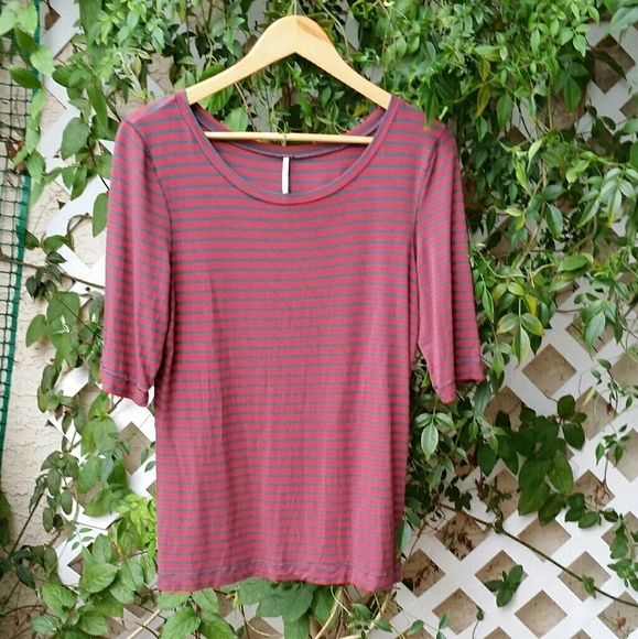 Free People Top‎ - Picture 1 of 2